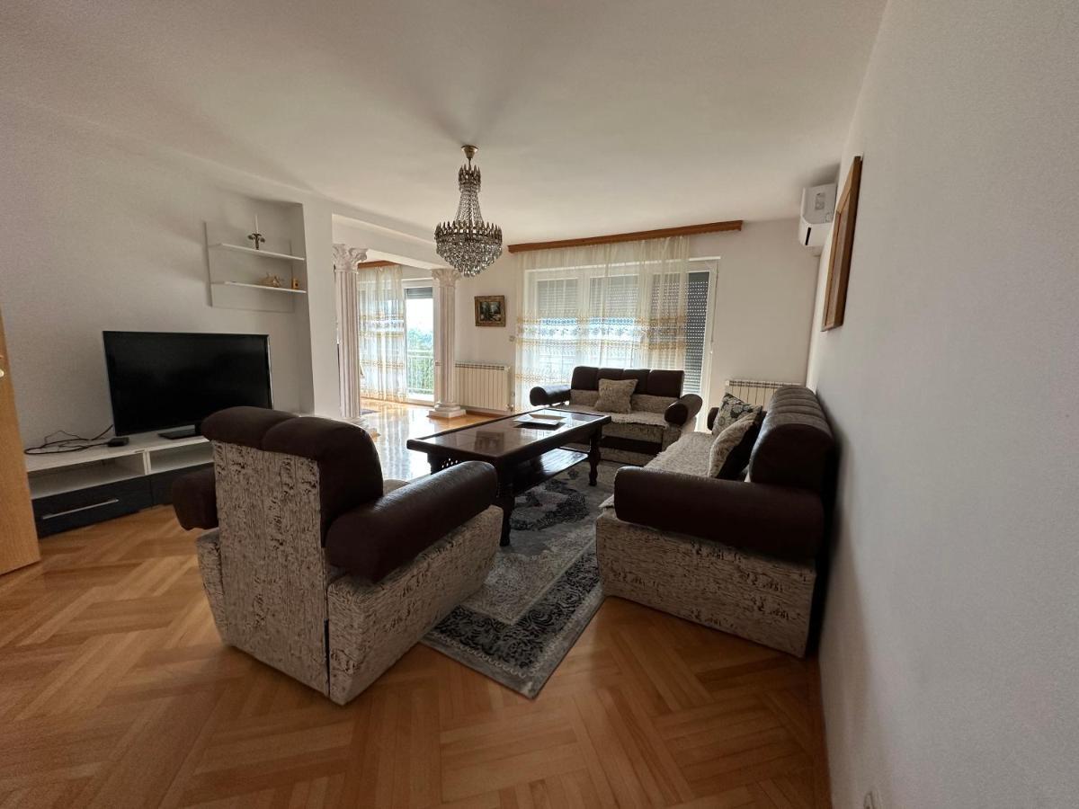 Apartments In Villa Sabb For Rent SJJ Exteriör bild